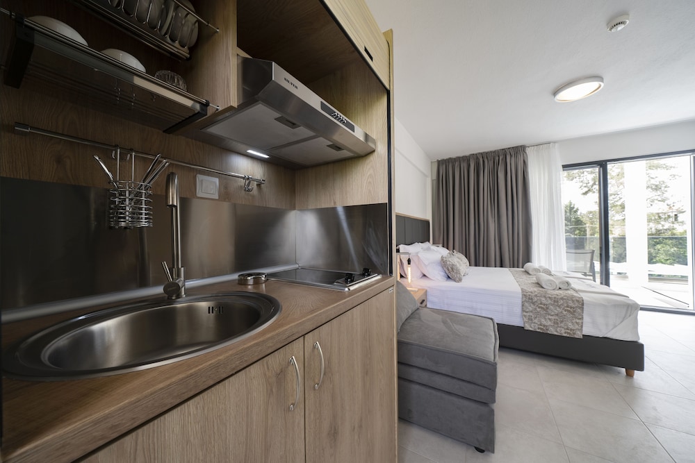 Deluxe Triple Room - Photo 4