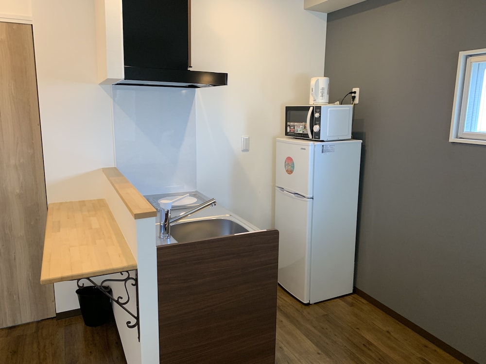 Standard Twin Room - Photo 10