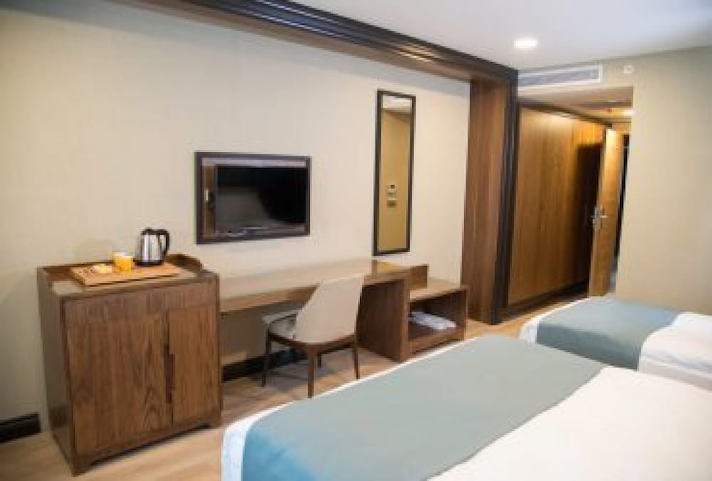 Connected Family Room photo 3