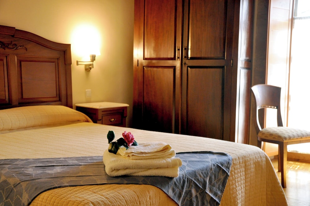 Standard Double Room, Private Bathroom photo 2