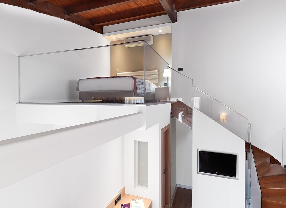 Duplex, 1 Bedroom photo 3