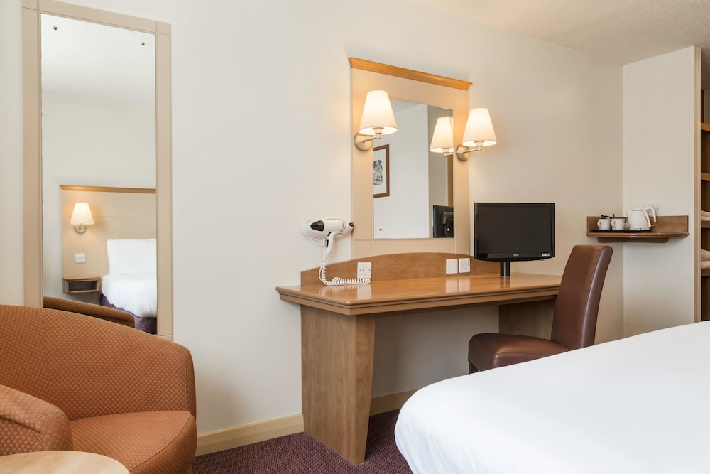 Room, Multiple Beds, Non Smoking - Photo 3