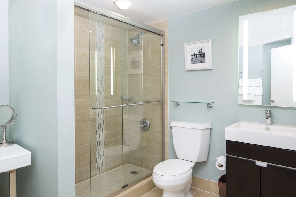 Junior Suite, 1 King Bed (Riverfront) - Photo 6