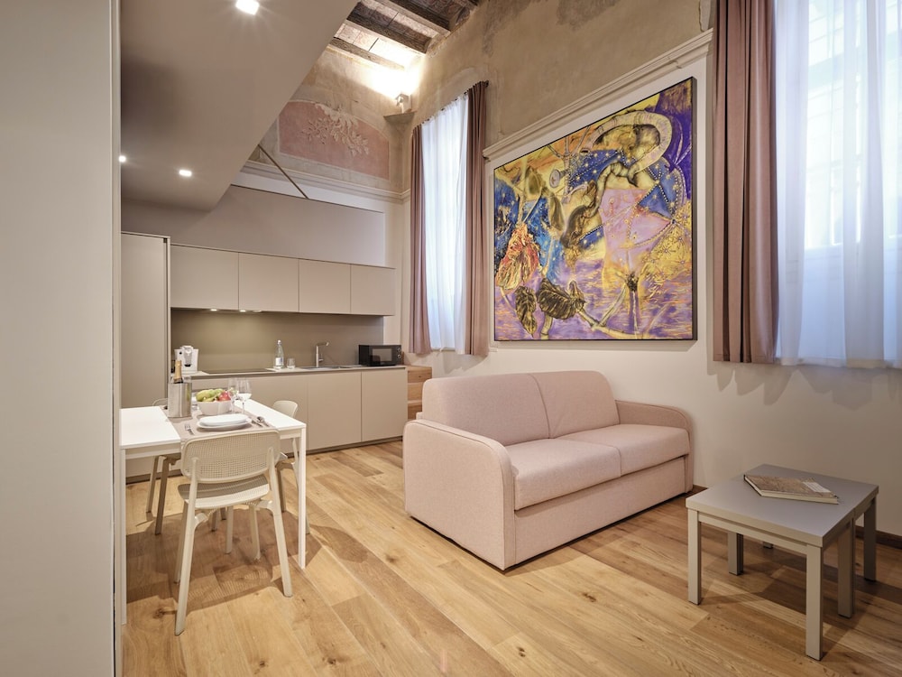 Classic Apartment, Ground Floor - Photo 1