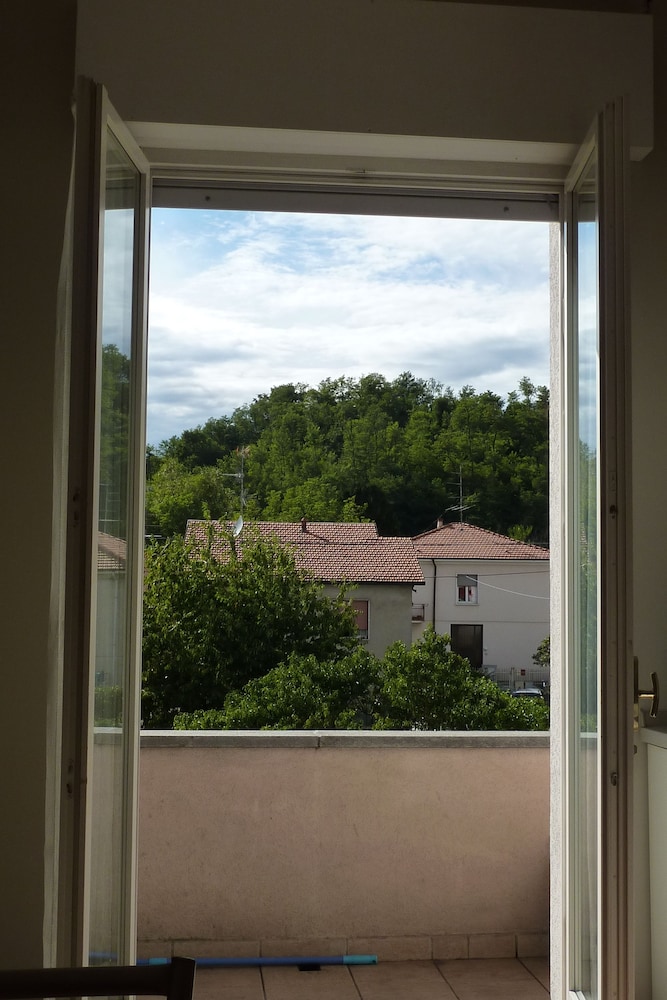 Family Apartment, 2 Bedrooms, City View photo 3