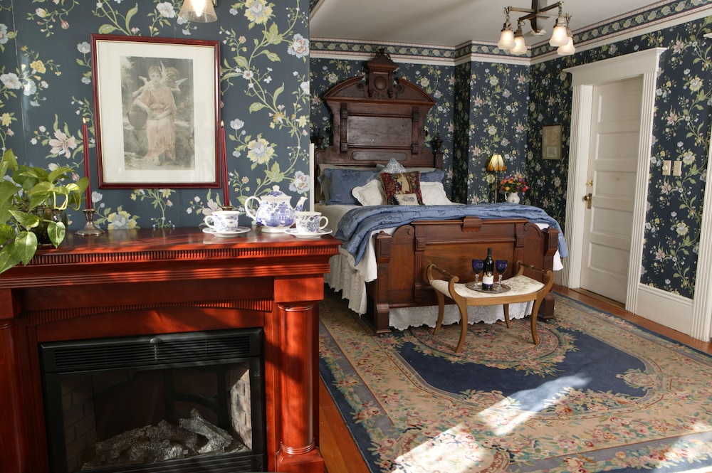 8. Vintage Tower Suite