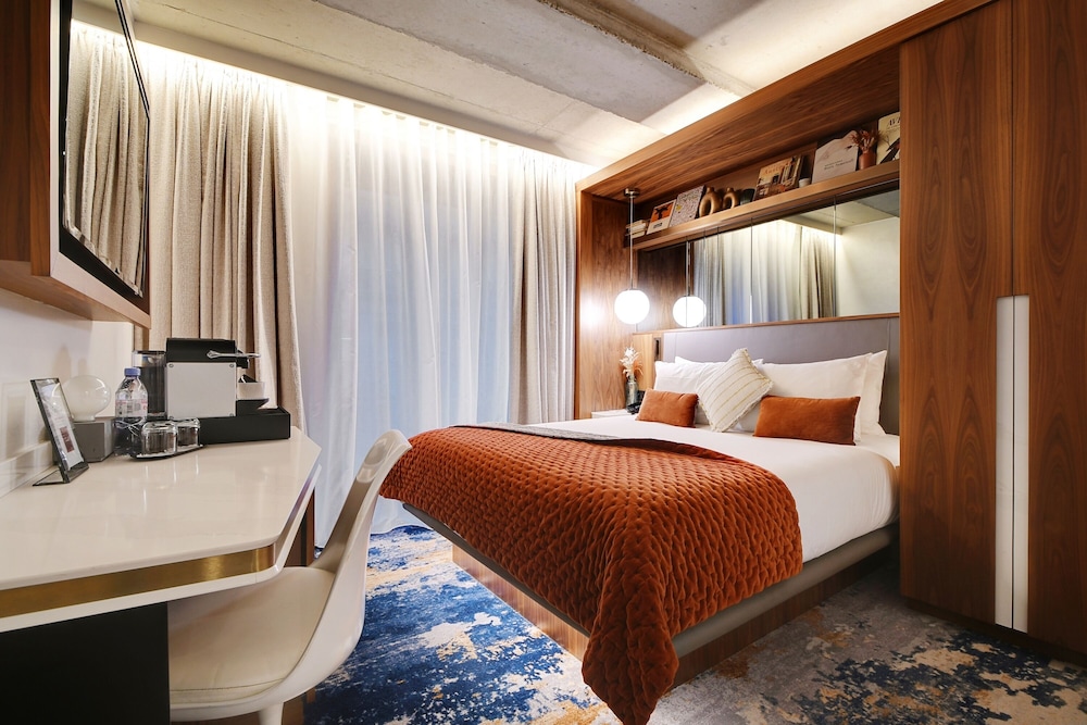 Superior Quadruple Room photo 2