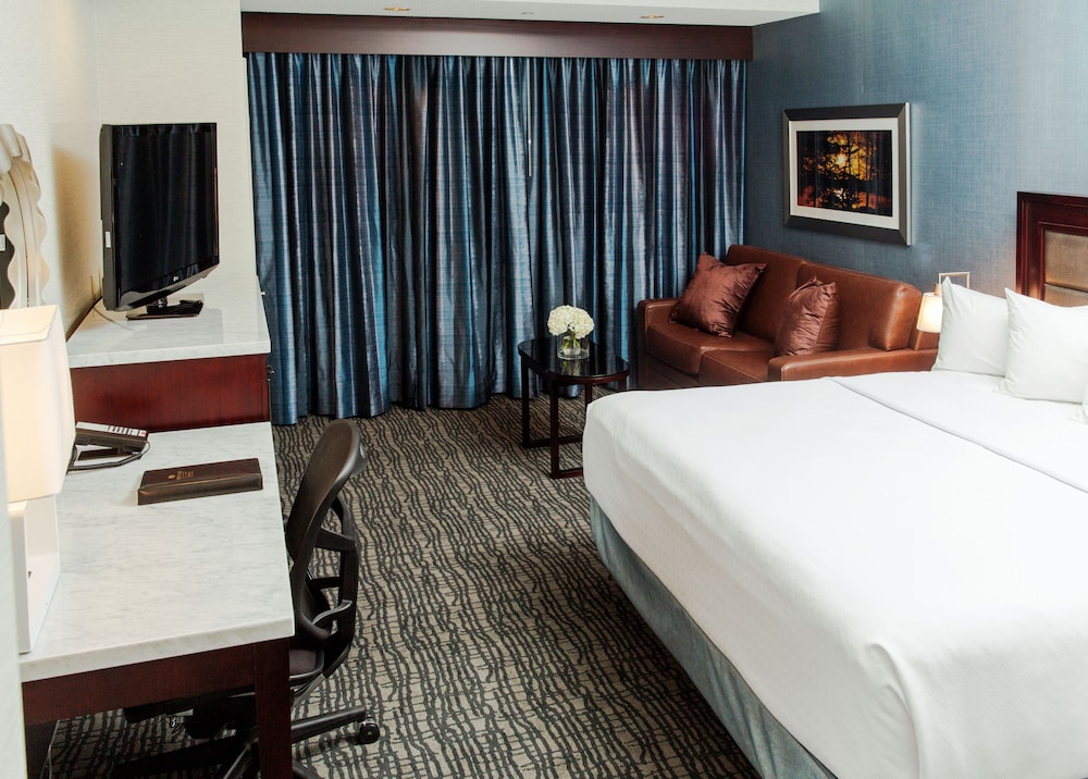 Standard Room, 1 King Bed with Sofa bed photo 2