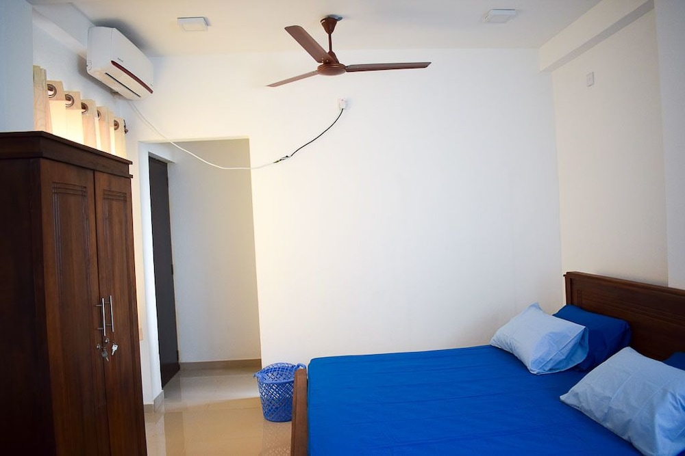 Room, 2 Bedrooms, Private Bathroom photo 2