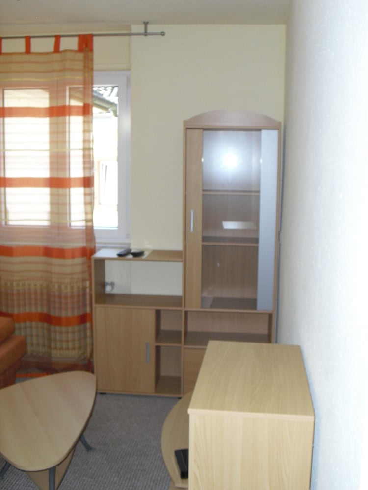 Basic Apartment (Zimmer 6) photo 3