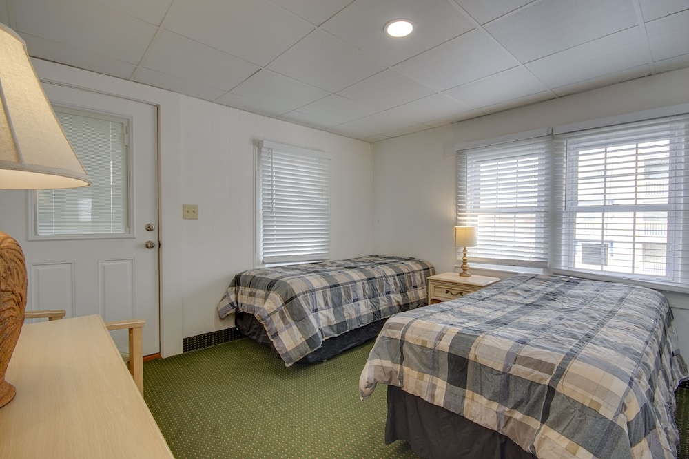 3 Bedroom 2 Bath Apartment photo 1