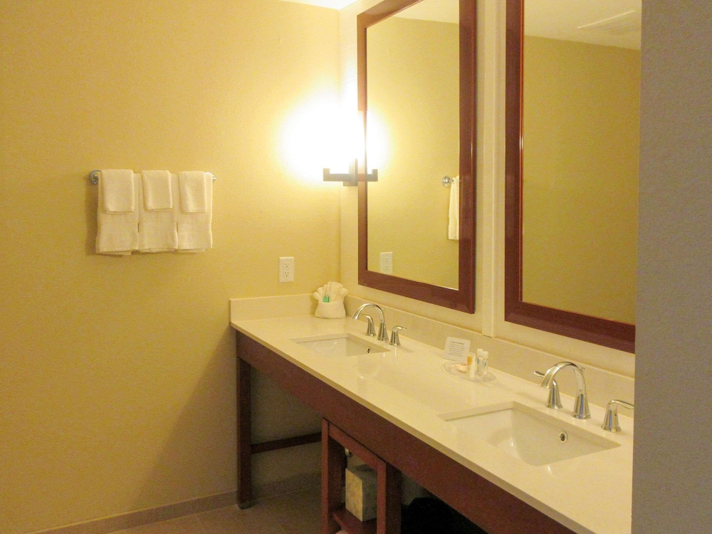 Suite, Multiple Beds, Accessible, Non Smoking - Photo 4