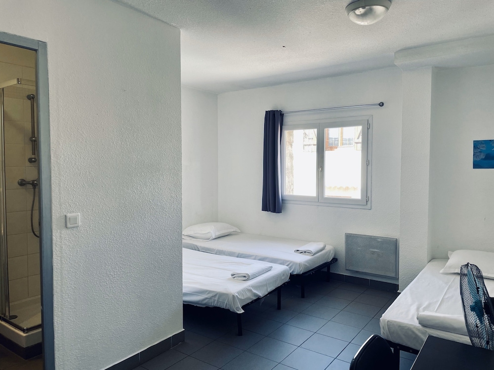 Basic Triple Room
