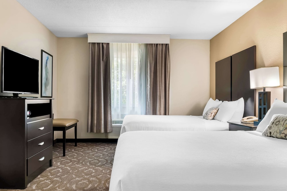 Suite, 2 Queen Beds, Non Smoking, Kitchenette (with Sofabed) - Photo 3