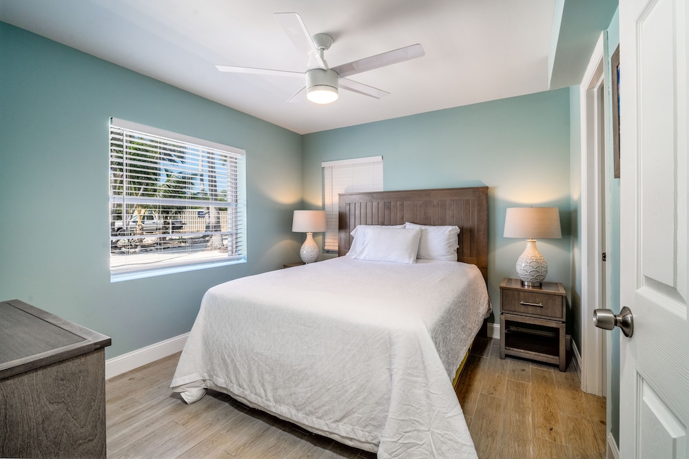 Suite, 1 Queen Bed - Photo 7