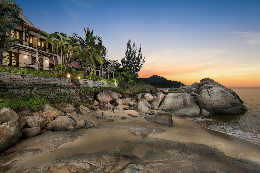 One Bedroom Beach Front Villa with Private Pool - Photo 4