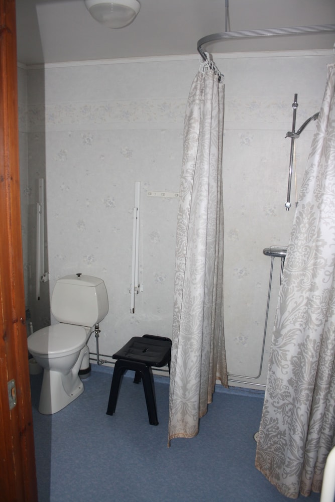 Economy Double Room, Shared Bathroom photo 2