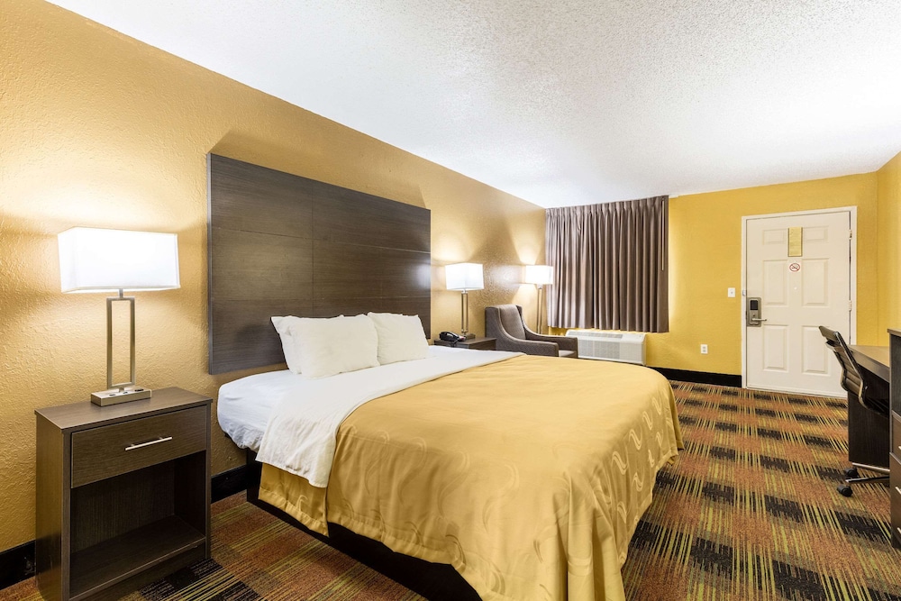 Room, 1 King Bed, Accessible, Non Smoking - Photo 3