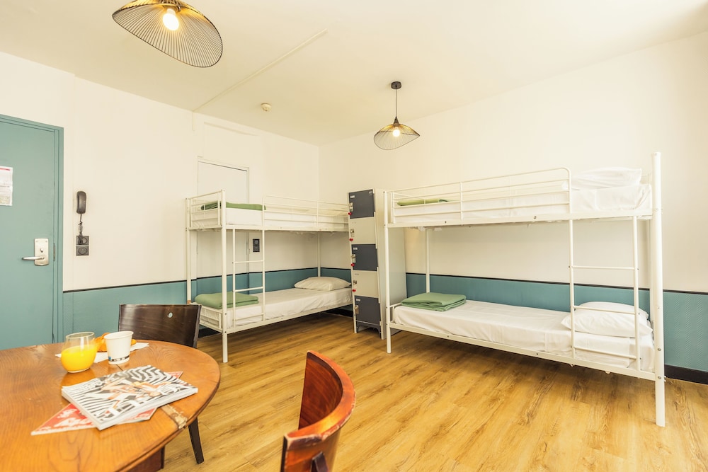 Bed in 4 Bed Female dormitory, shared bathroom photo 3