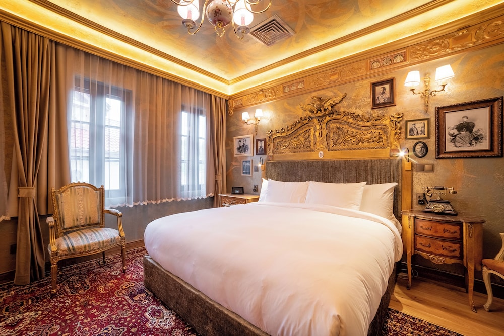Royal Room
