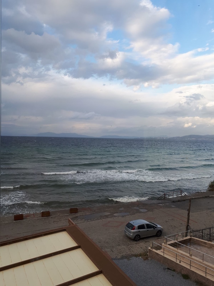 Standard Room, 1 Double Bed, Partial Sea View photo 3