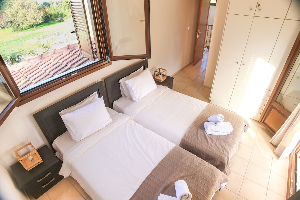 Villa, 3 Bedrooms, Private Pool, Garden Area photo 3