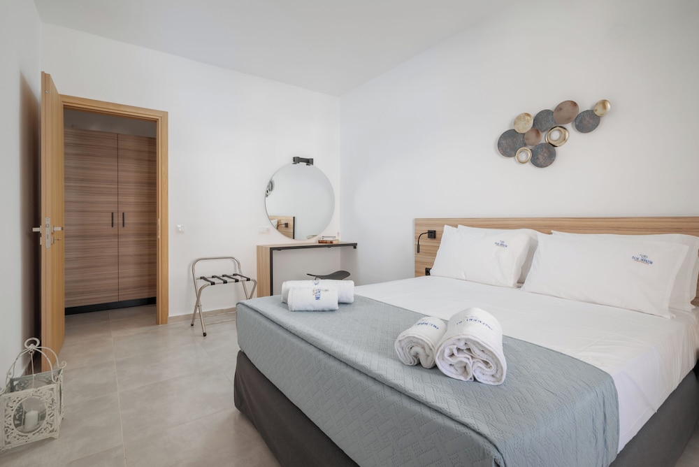 Superior Apartment, Jetted Tub, Sea View