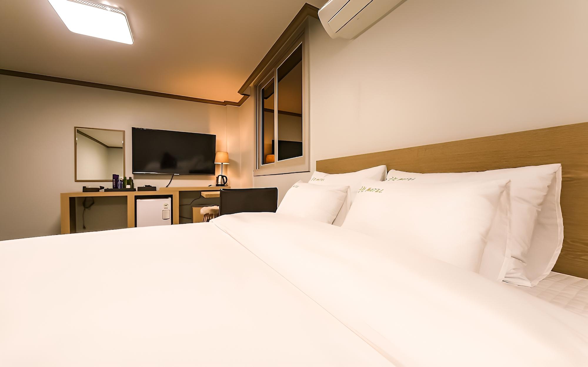 Room (Deluxe twin for 4 people (hotel latex) - Photo 10
