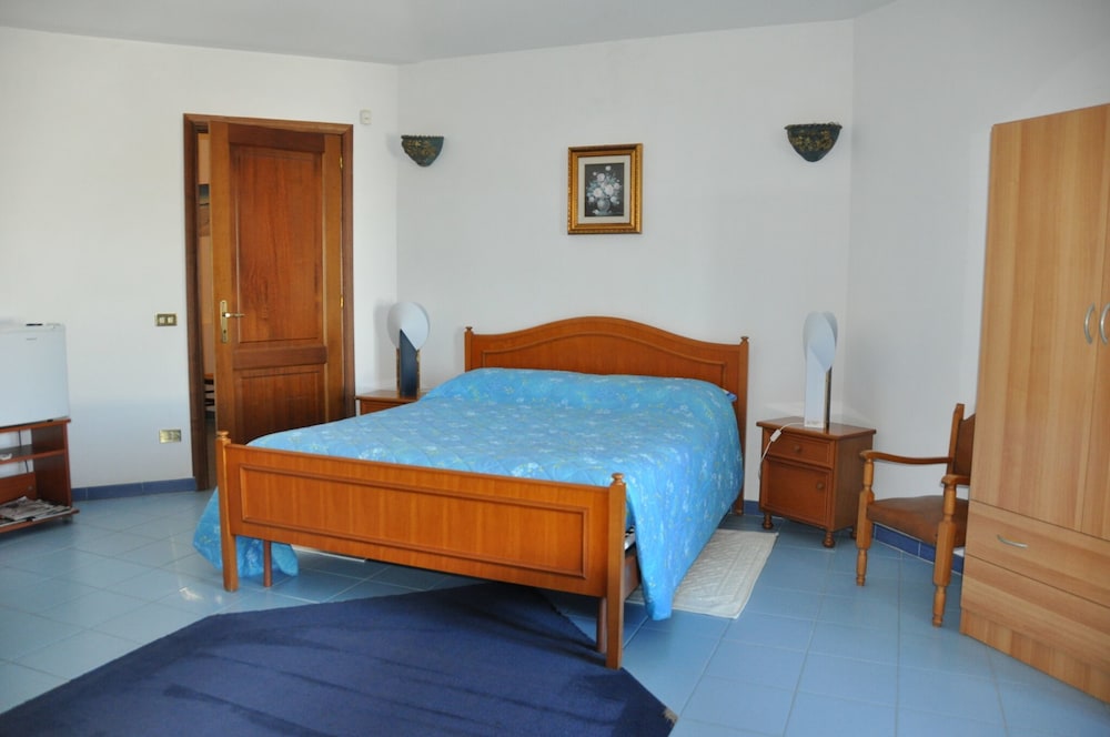 Quadruple Room, Non Smoking, Pool View