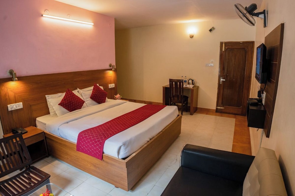 Deluxe Room - Photo 6