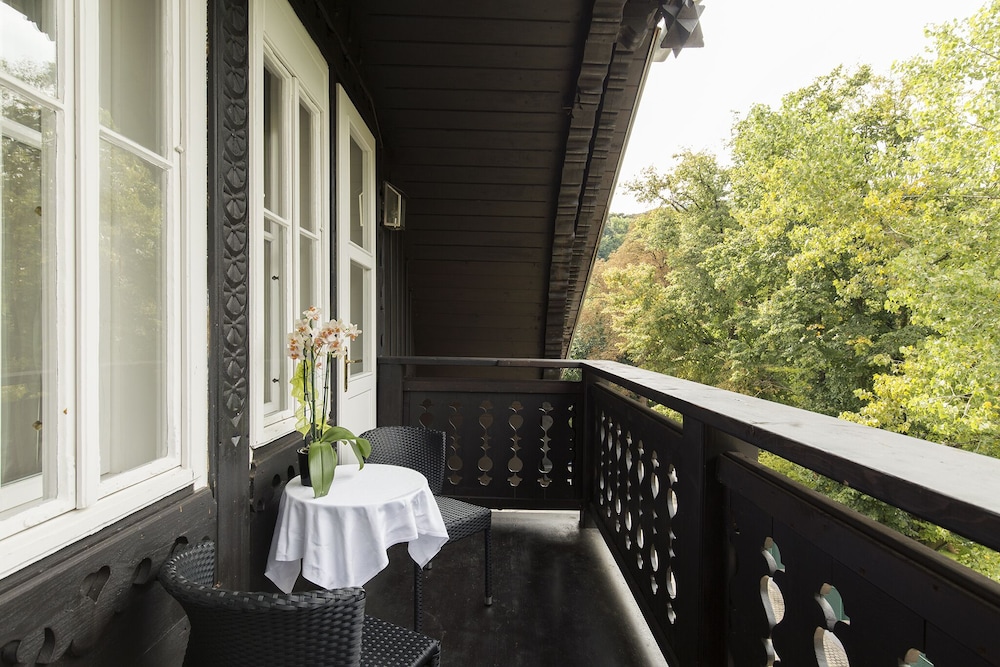 Classic Suite, 1 Bedroom, Balcony, Park View photo 3
