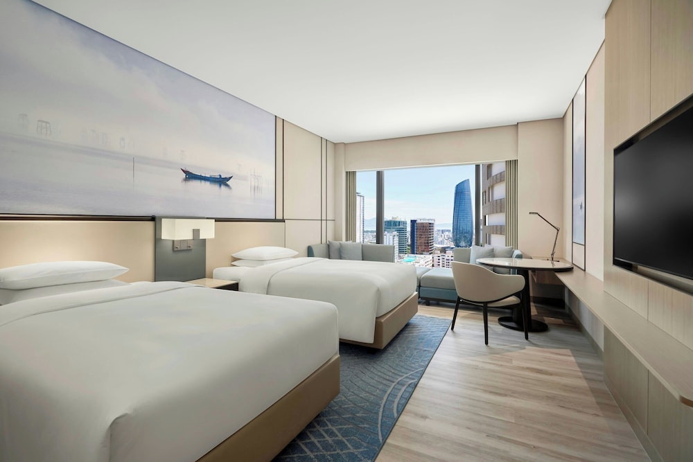 Deluxe Room, 2 Twin Beds, River View