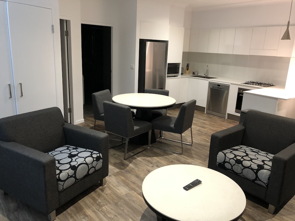 1 Bedroom Apartment - Photo 3