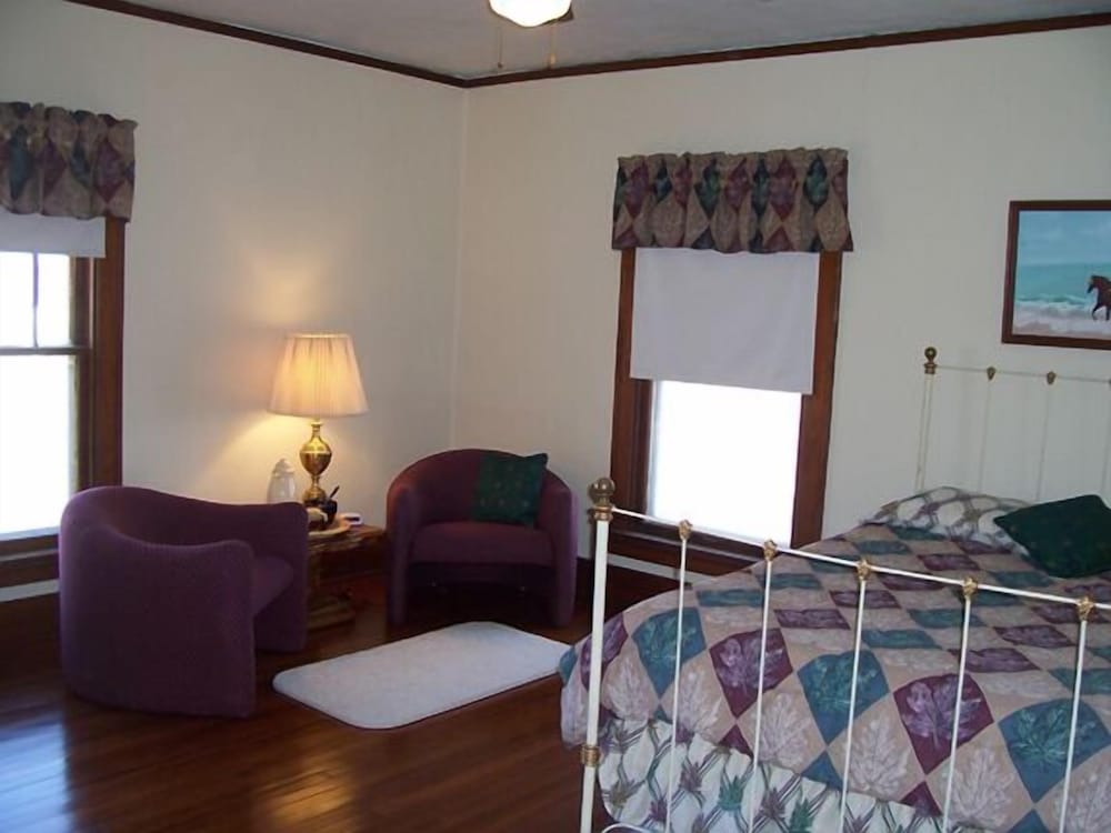 Yellow Room photo 3