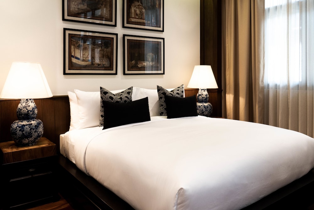 Presidential Suite, 1 King Bed, Non Smoking photo 3
