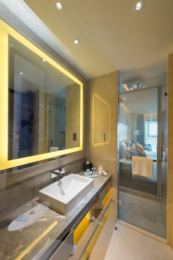 Deluxe Room, 2 Twin Beds thumbnail 5