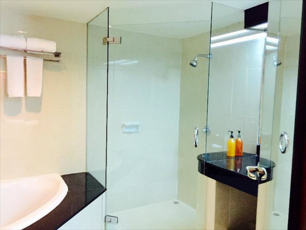 Family Suite, 2 Bedrooms, Accessible, City View photo 2