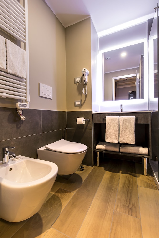 Superior Double or Twin Room photo 3
