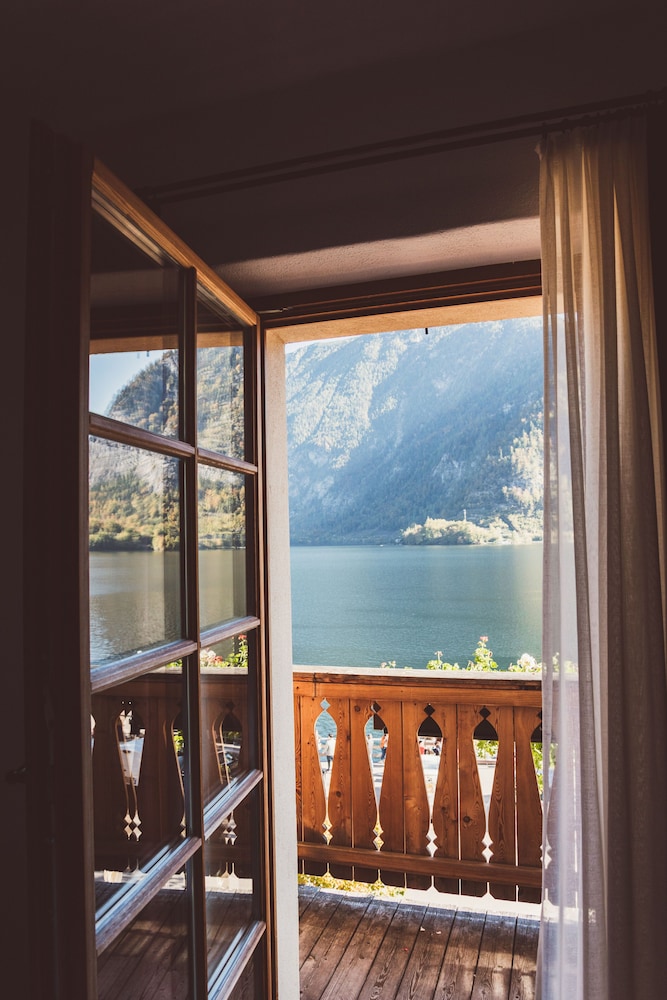 Superior Double Room (Lake View, German Twin Beds) - Photo 3