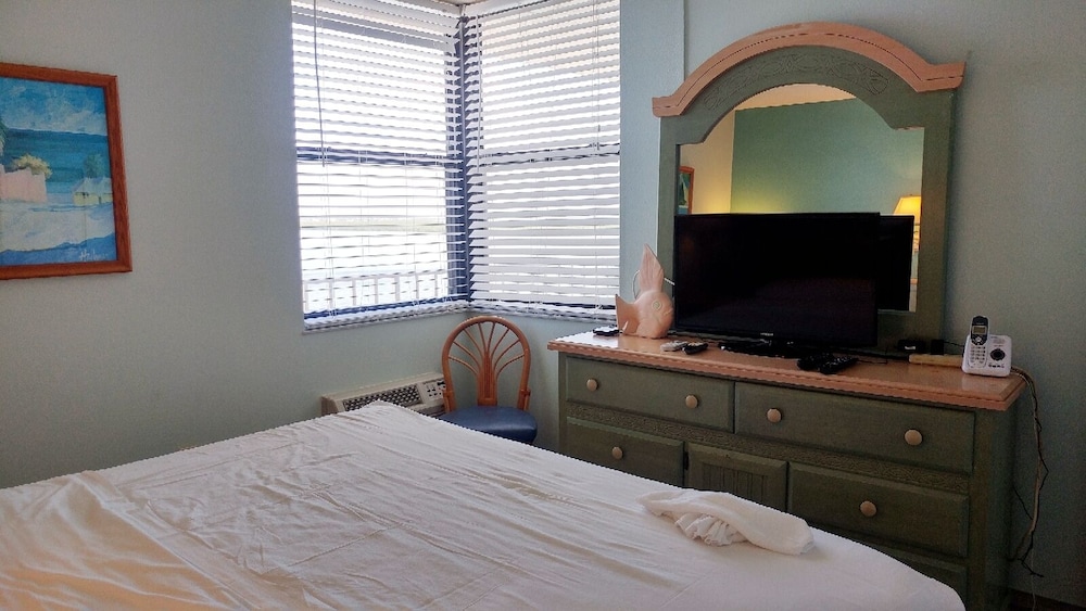 One Bedroom Apartment, Gulf View 603 photo 3
