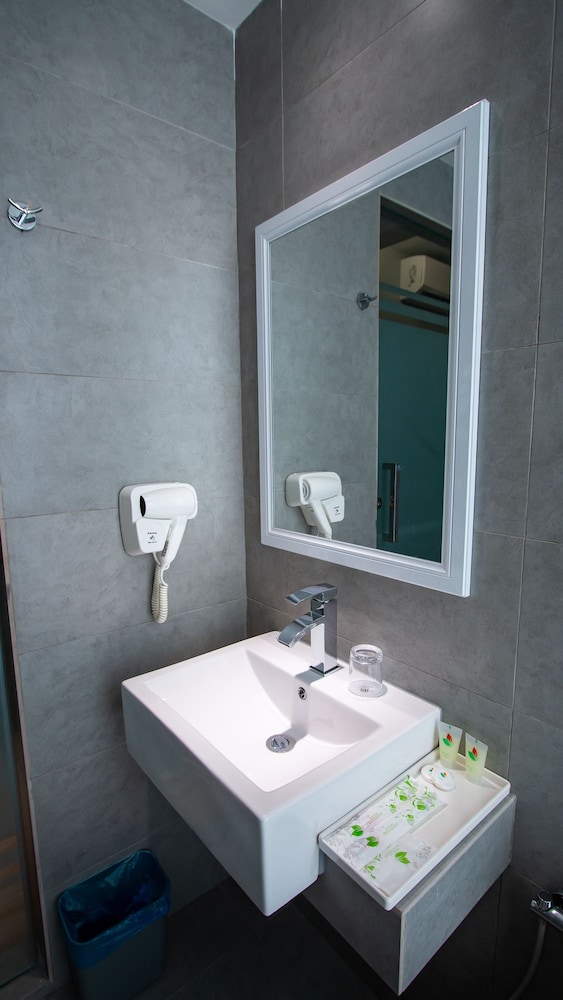 Deluxe Twin Room - Photo 3