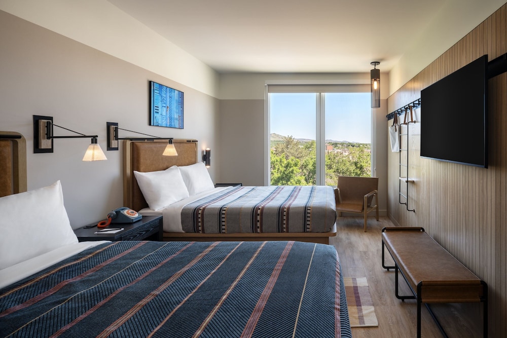 Room, 2 Queen Beds (Mobility Accessible, Roll-In Shower) photo 2