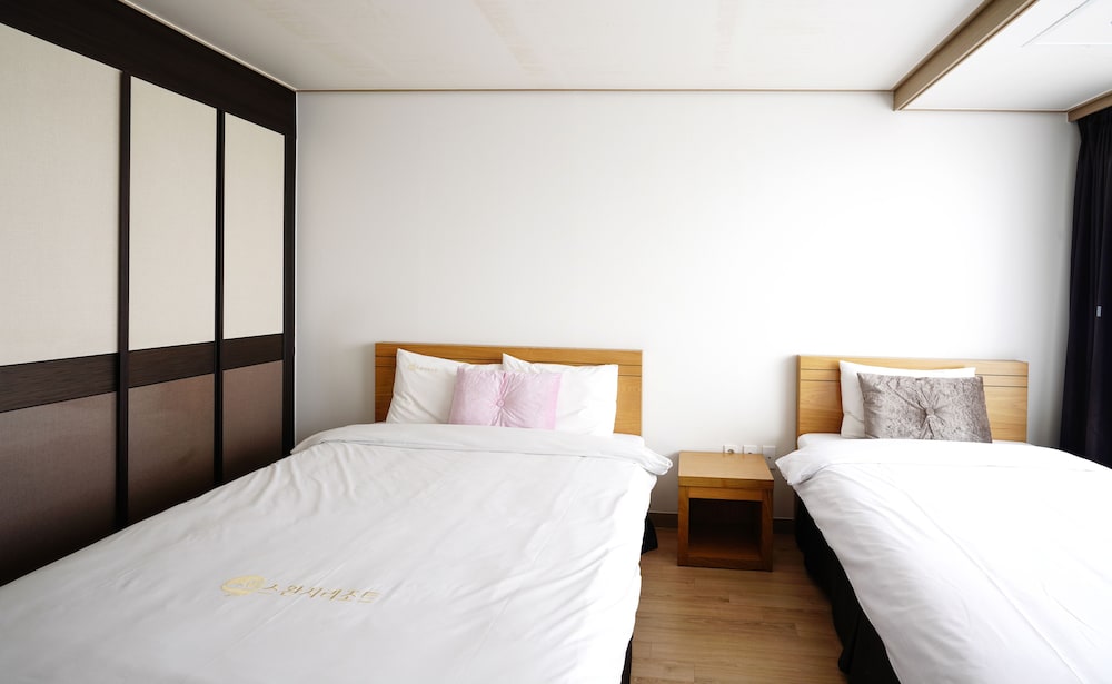 Standard Twin Room photo 3