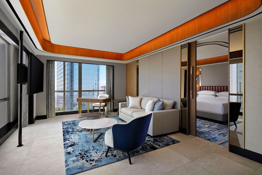 Club Suite, 2 Bedrooms - Photo 6