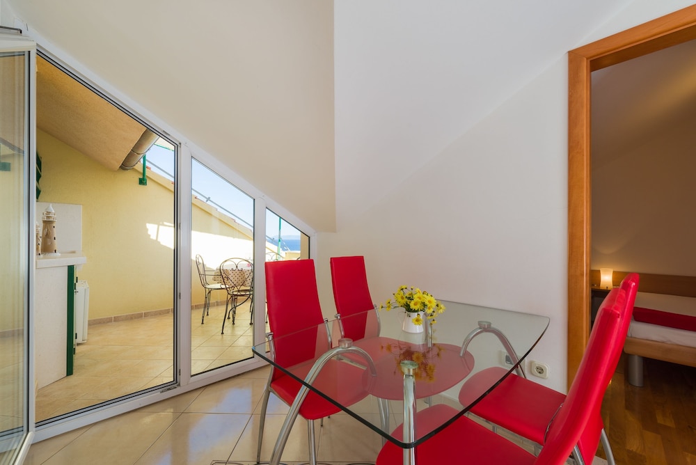 Apartment, 2 Bedrooms, Balcony, Sea View photo 2