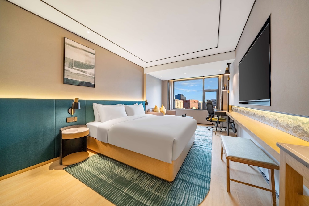 Room, 1 King Bed, Accessible photo 2