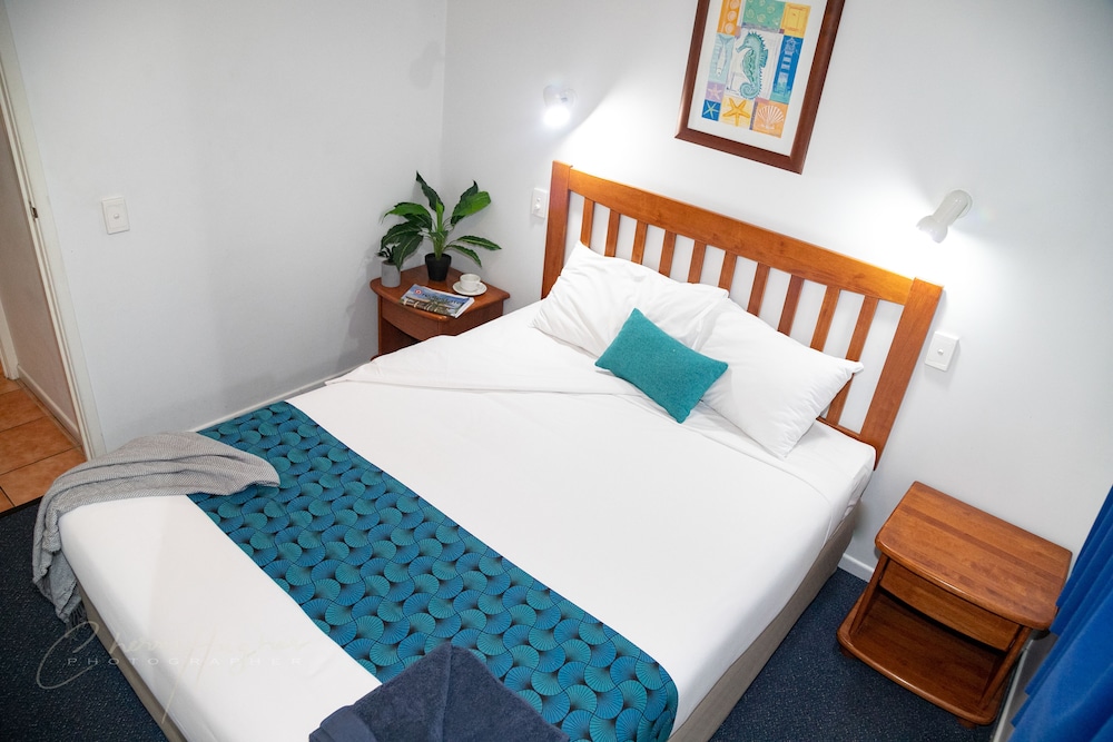 One Bedroom Apartment Queen & Single Not Pet Friendly photo 1