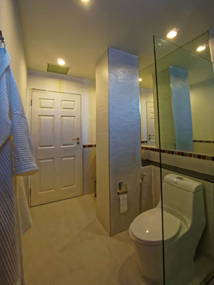 Three Bedrooms photo 2
