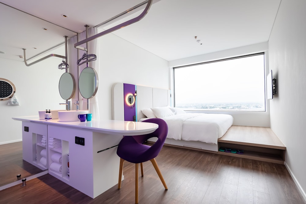 Jo King Bedroom