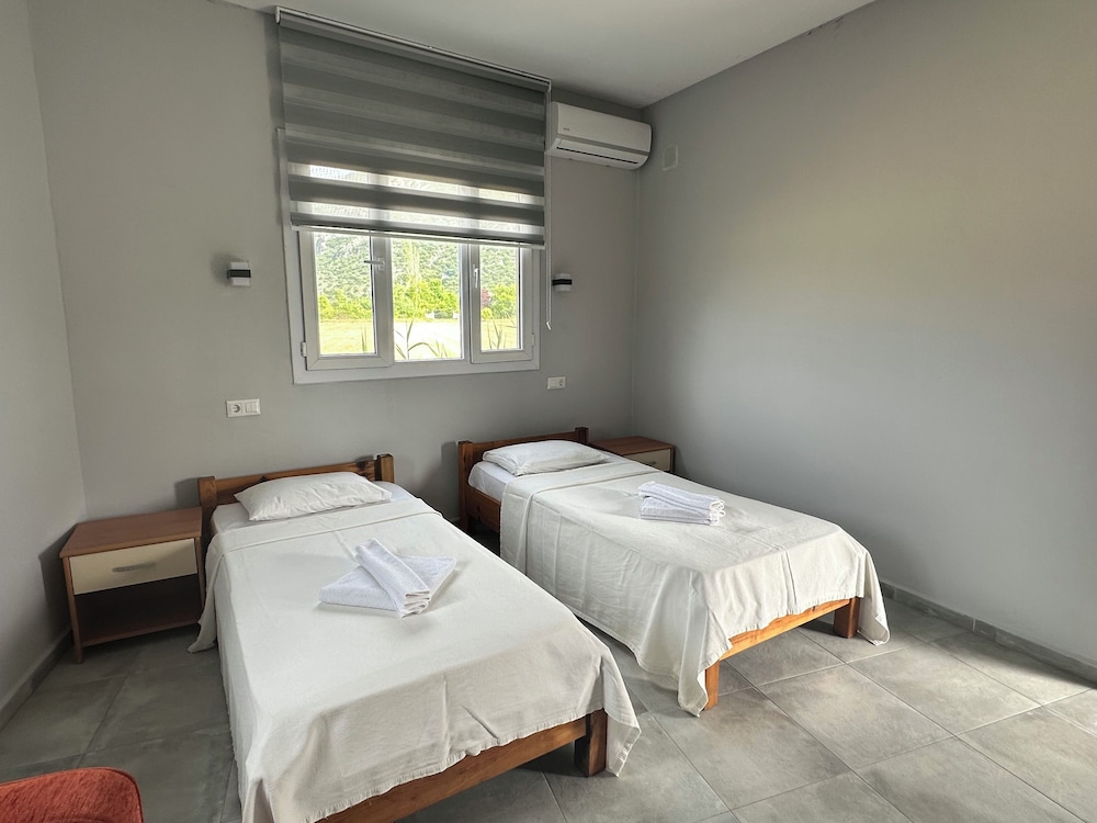 Economy Twin Room